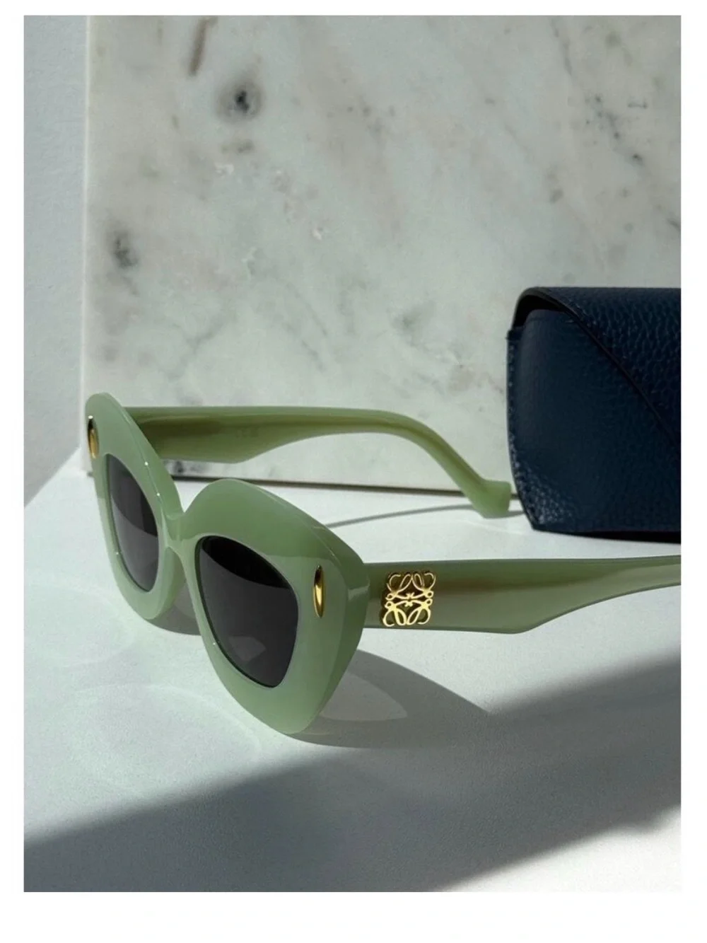 Loewe LW40127I Anagram Cat Eye Sunglasses Light Green 95A NWT Authentic